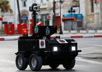 Mục sở thị robot tuần tra ở Tunisia