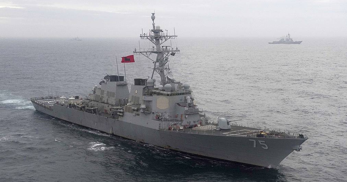 Mỹ đưa 2 tàu chiến mang tên lửa áp sát biên giới Nga