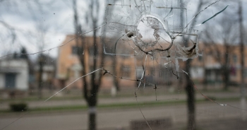 Thị trấn nằm dưới "họng súng" ở biên giới Ukraine