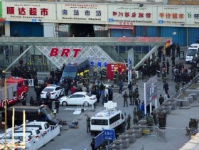 Tấn công khủng bố ở Tân Cương: Hơn 80 người thương vong