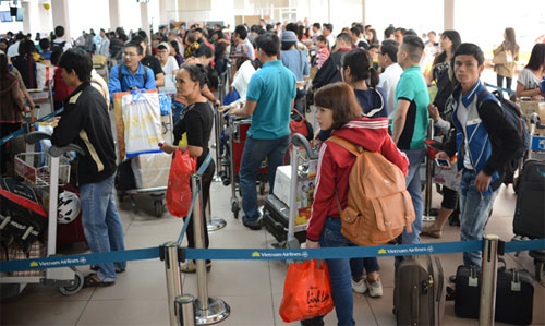 Nữ hành khách bị cấm bay vì hành hung nhân viên hàng không
