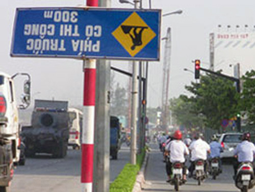 Những biển báo, bảng hiệu chỉ có ở Việt Nam