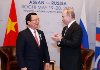 Tổng thống Putin tặng Huân chương Hữu nghị LB Nga cho Chủ tịch HĐTV PVN Nguyễn Quốc Khánh