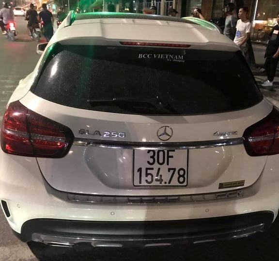 Hà Nội: Mercedes gây tai nạn trong hầm Kim Liên, hai người tử vong