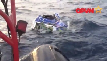[VIDEO] Cận cảnh trục vớt mảnh vỡ máy bay CASA-212
