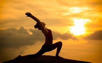 8 động tác yoga giúp giảm đau lưng hiệu quả