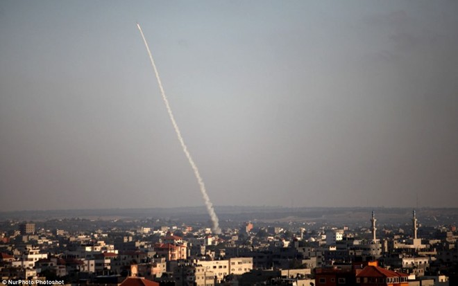 Hamas lấy đâu ra nhiều rốc-két thế?