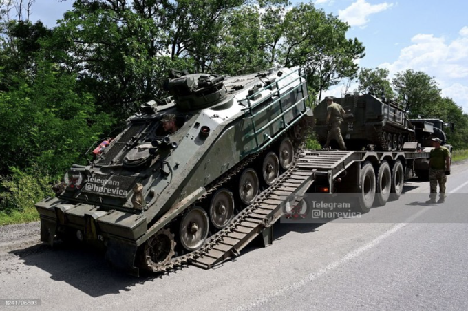 Vũ khí nước ngoài liên tục đổ về, tiếp sức cho đà phản công của Ukraine - 2