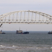 Ukraine nói tàu chiến Nga bất ngờ rút khỏi Crimea