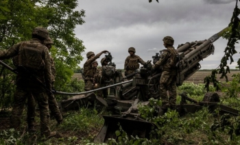 Hé lộ đầu mối điều phối luồng vũ khí chảy vào Ukraine