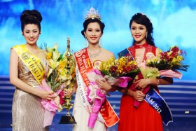 Đặng Thu Thảo đăng quang Hoa hậu Việt Nam