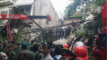 Hà Nội: Sập nhà trên phố Cửa Bắc
