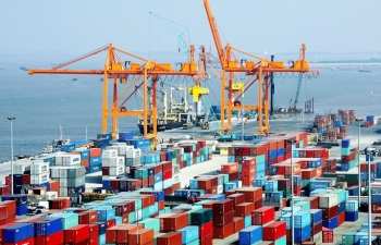 Xuất nhập khẩu hàng hóa của Việt Nam trong tháng 7 ước đạt 53,5 tỷ USD