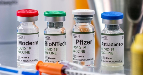 Vắc xin AstraZeneca, Pfizer và Moderna được phép tiêm kết hợp 2 loại