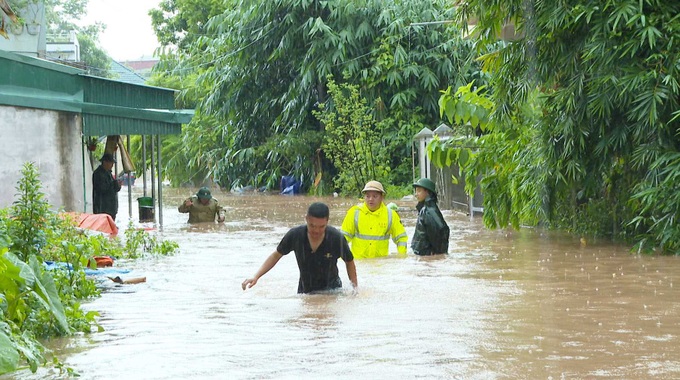 Nhiều nơi ở Quảng Ninh bị nước lũ nhấn chìm sau cơn bão số 3 - 7