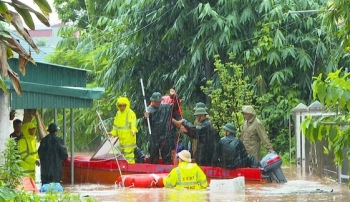 Nhiều nơi ở Quảng Ninh bị nước lũ "nhấn chìm" sau cơn bão số 3