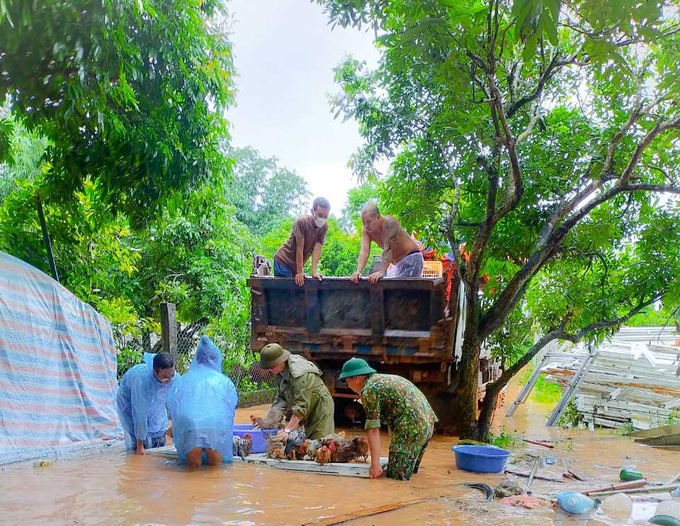 Nhiều nơi ở Quảng Ninh bị nước lũ nhấn chìm sau cơn bão số 3 - 9