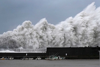 Siêu bão Jebi đổ bộ Nhật Bản