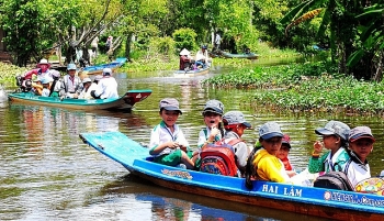 Những con đò đi tìm chữ của học trò vùng sông nước miền Tây