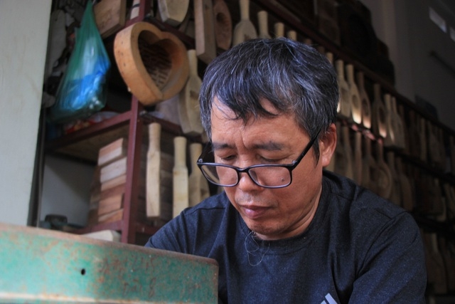 Nghệ nhân 40 năm “giữ hồn” cho chiếc bánh Trung thu truyền thống