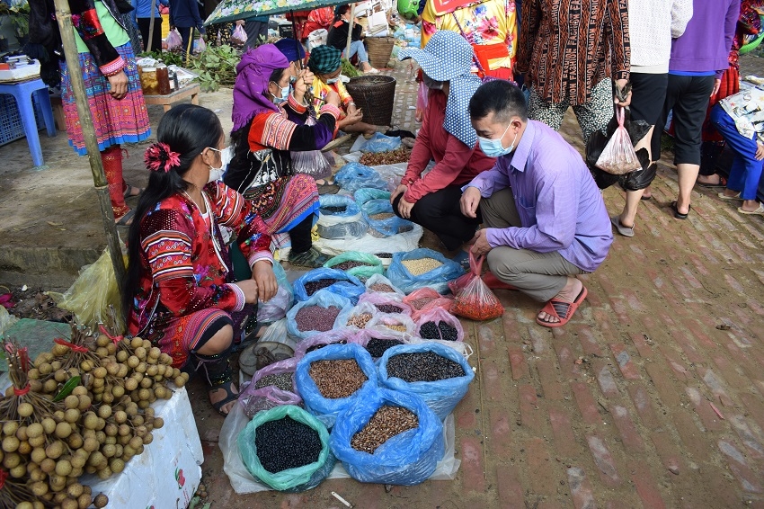 Nét đẹp chợ phiên thị trấn Tủa Chùa, Điện Biên