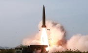 Triều Tiên bất ngờ phóng tên lửa mới sau duyệt binh