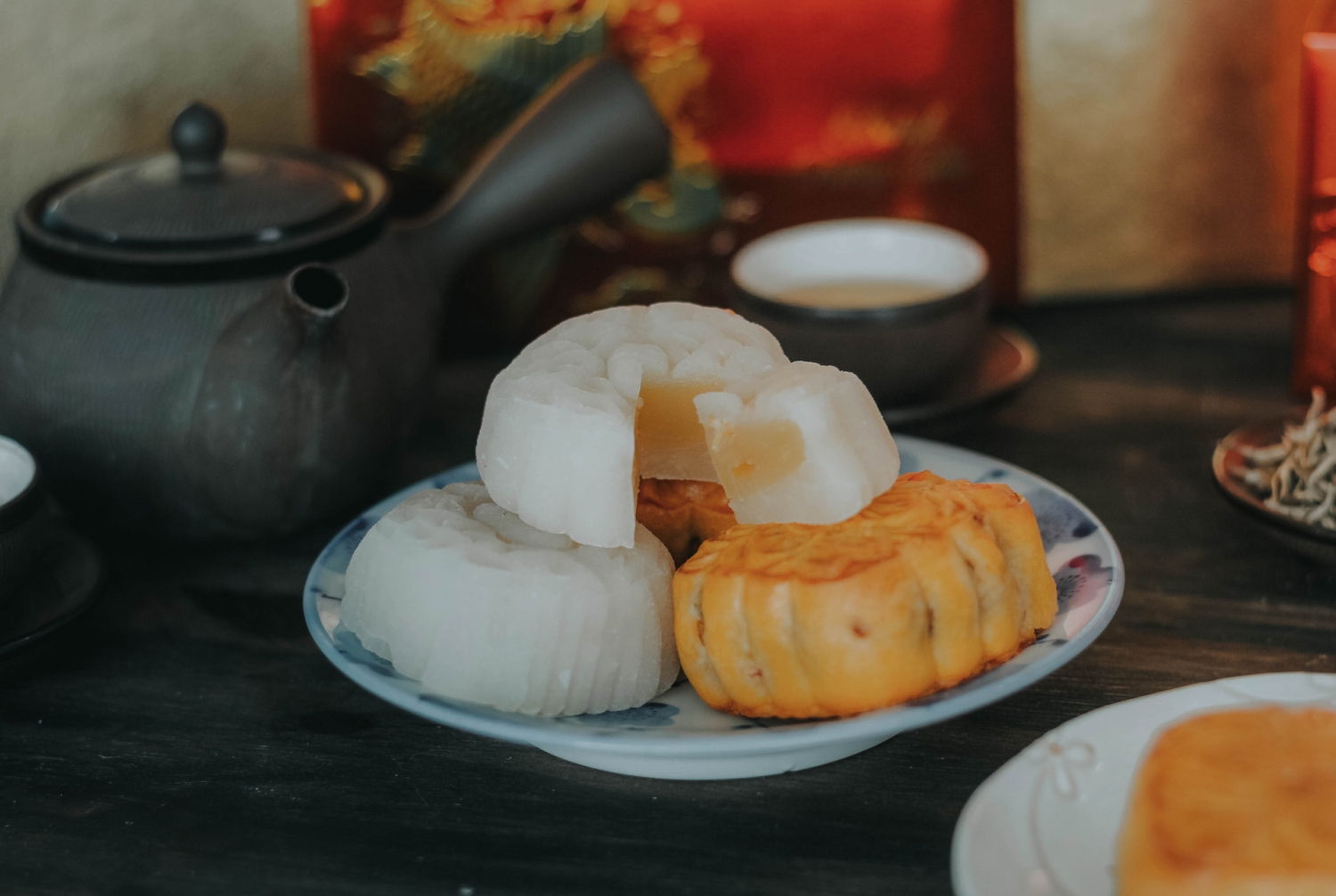 Thưởng thức bánh Trung thu truyền thống của các nước châu Á