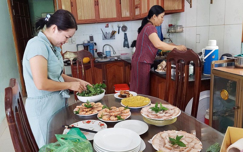 Mâm cơm giỗ Bác Hồ trong ngày Tết Độc lập ở Lệ Thủy Mâm cơm giỗ Bác Hồ trong ngày Tết Độc lập ở Lệ Thủy