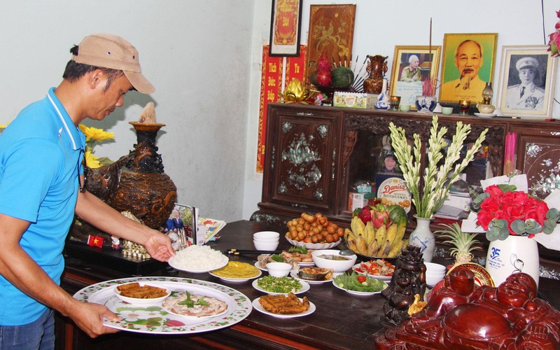 Mâm cơm giỗ Bác Hồ trong ngày Tết Độc lập ở Lệ Thủy Mâm cơm giỗ Bác Hồ trong ngày Tết Độc lập ở Lệ Thủy