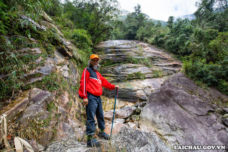 Đỉnh Nam Kang Ho Tao: Cung trekking khó leo, gian nan bậc nhất Tây Bắc