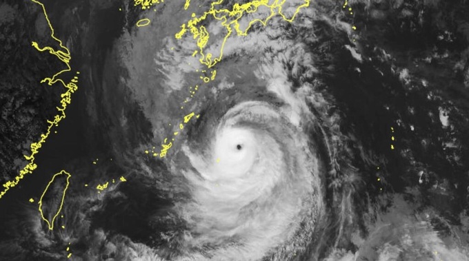 Nhật Bản sắp hứng cơn bão nguy hiểm chưa từng có - 1