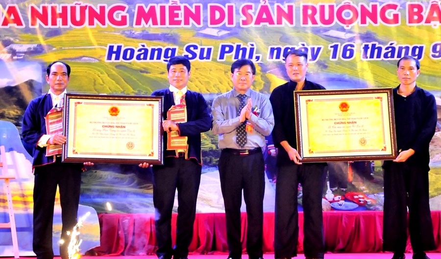 Sắc màu “Qua những miền di sản ruộng bậc thang” Hoàng Su Phì năm 2022 Sắc màu “Qua những miền di sản ruộng bậc thang” Hoàng Su Phì năm 2022