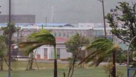 Video: Siêu bão Sơn Tinh đổ bộ vào miền Trung