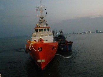Tàu Việt Nam bị cản trở cứu ngư dân gặp nạn ở Hoàng Sa