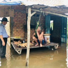 nguoi sai gon giup nhau trong ngay trieu cuong dang cao