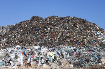 Hội An ùn ứ hàng nghìn tấn rác