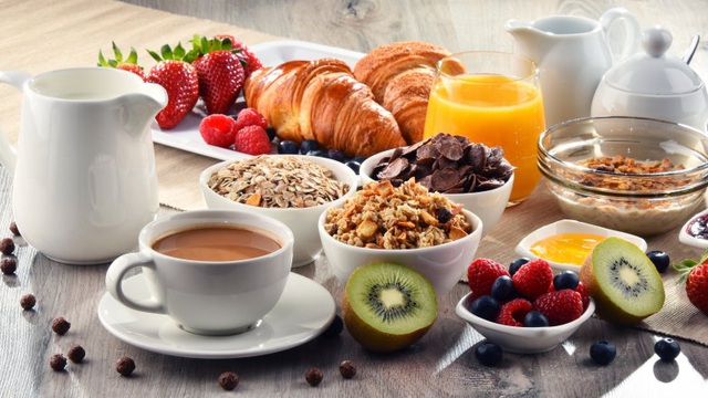 Bữa sáng nên tránh những thực phẩm này nếu muốn giữ sức khỏe - 1