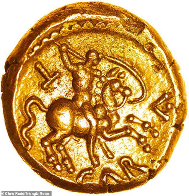 Đồng tiền vàng hơn 2.000 năm tuổi có giá hơn 900 triệu đồng - 1