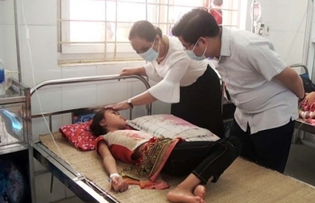 Lào Cai: 58 học sinh ngộ độc thực phẩm do ăn canh bắp cải nhiễm vi sinh