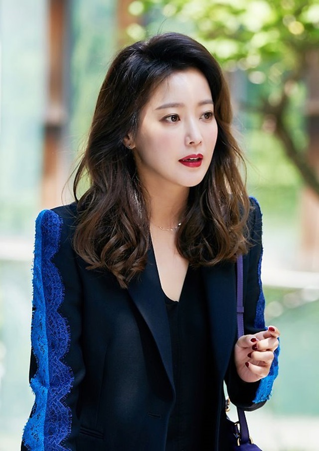 Kim Hee Sun - Mỹ nhân nhận mình đẹp hơn Song Hye Kyo, Kim Tae Hee - 18