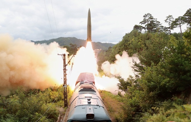 Triều Tiên phóng thử tên lửa phòng không mới