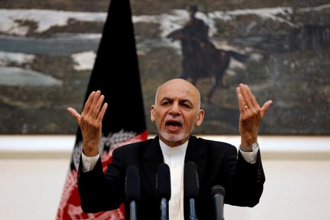Mỹ điều tra cáo buộc cựu Tổng thống Afghanistan ôm tiền bỏ trốn - 1
