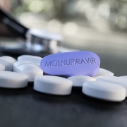 Bộ Y tế đưa thuốc Molnupiravir vào phác đồ điều trị Covid-19