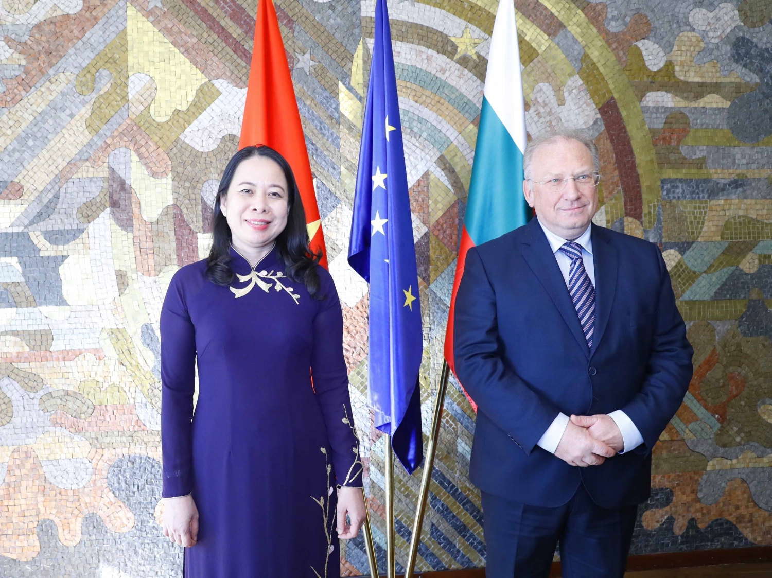 Phó Chủ tịch nước Võ Thị Ánh Xuân gặp Quyền Thủ tướng và tiếp Bộ trưởng Ngoại giao Bulgaria