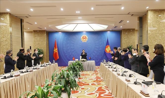 Thủ tướng Phạm Minh Chính tiếp xã giao các Đại sứ, Đại biện các nước tham gia EAS