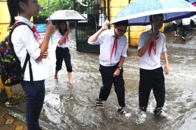 Hà Nội: Đảm bảo an toàn cho học sinh khi mưa bão