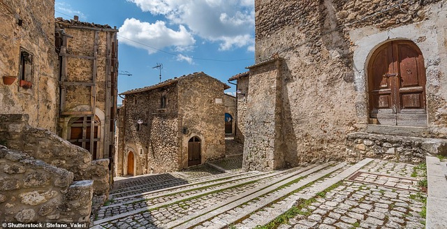 Ngôi làng tuyệt đẹp của Ý chu cấp hơn 1 tỷ đồng cho mỗi người đến sống ở đó - 4