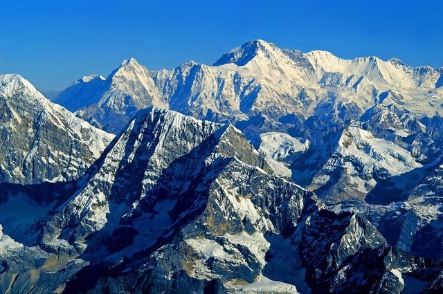 Hé lộ bí mật về nguồn gốc của dãy núi cao nhất Trái đất - 1