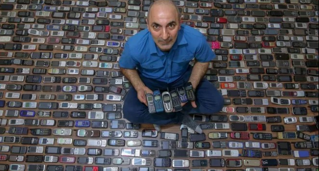 Choáng với bộ sưu tập 1000 chiếc điện thoại của người thợ Thổ Nhĩ Kỳ - 1