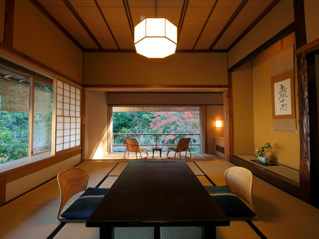 Lạc vào Nhật Bản cổ xưa tại nhà trọ hơn 500 năm tuổi nằm giữa rừng cây - 2